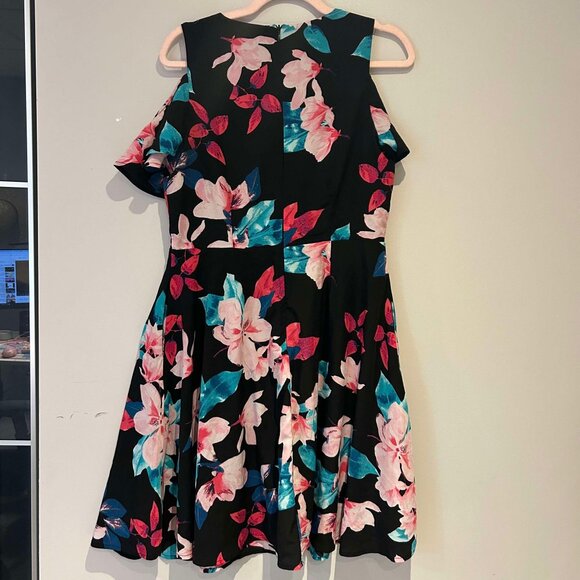 Floral Cold Shoulder Dress - Picture 2 of 4